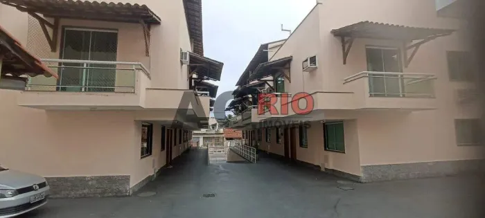 CASA DE CONDOMÍNIO À VENDA COM 2 QUARTOS EM VILA VALQUEIRE