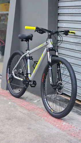 Bicicleta Aro 29 First Alumínio com Freio Hidráulico/Cassete NOVA SOMOS LOJA 18x R$122,22