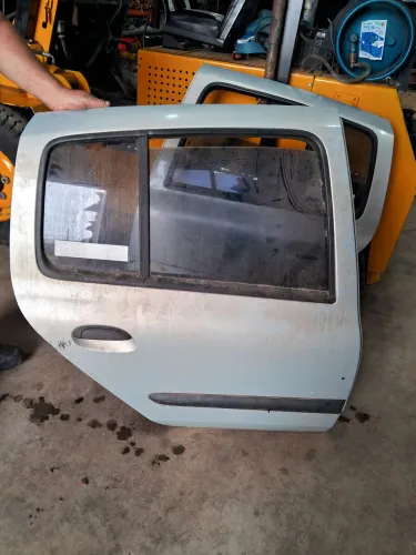 Porta Traseira clio sedan 