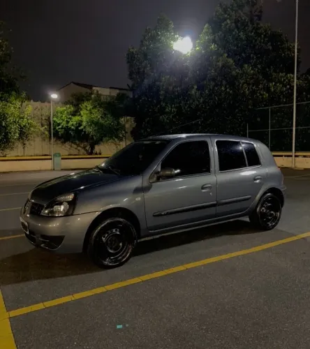 Renault Clio Hi-flex 1.0 16V 5P 2011