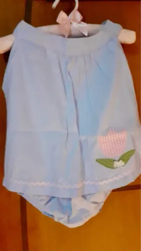 Body de bebê menina com bordado aplique de flor