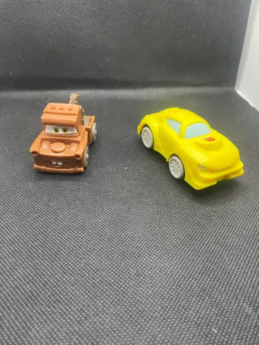 Carrinho transformes e mcquen