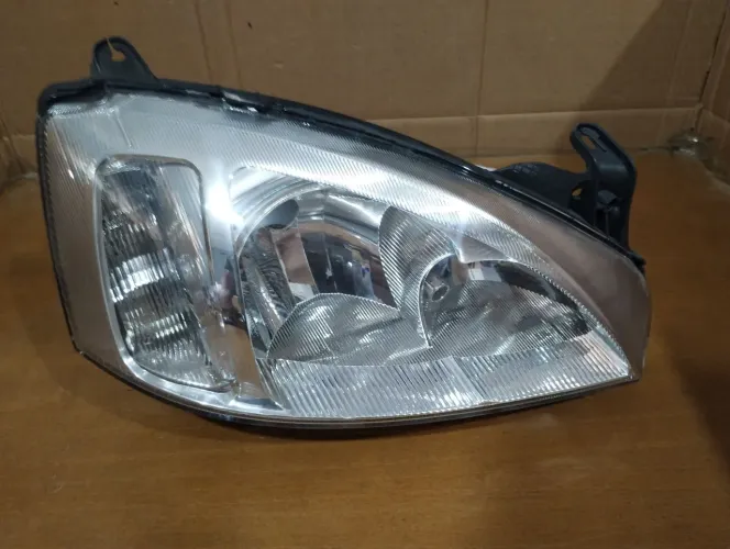Farol Corsa Montana cromado direito 2003 2012 original novo detalhe restaurado CD 105