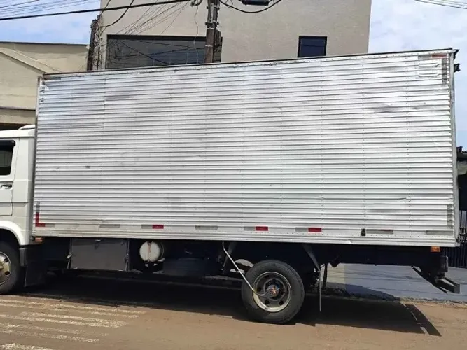 Baú Furgão Isotérmico 5,30