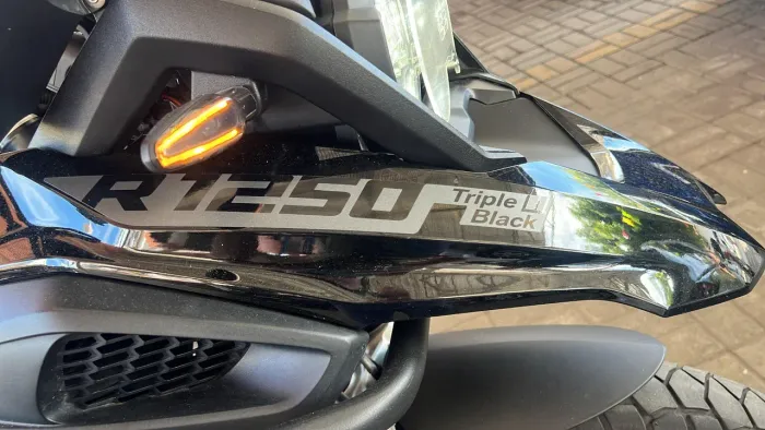 BMW 2024 1250 R TRIPlE BLACK