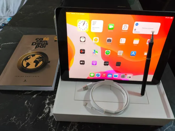 iPad 7 Geração - cabo + 32GB WI-FI - Tela de retina - muito novo