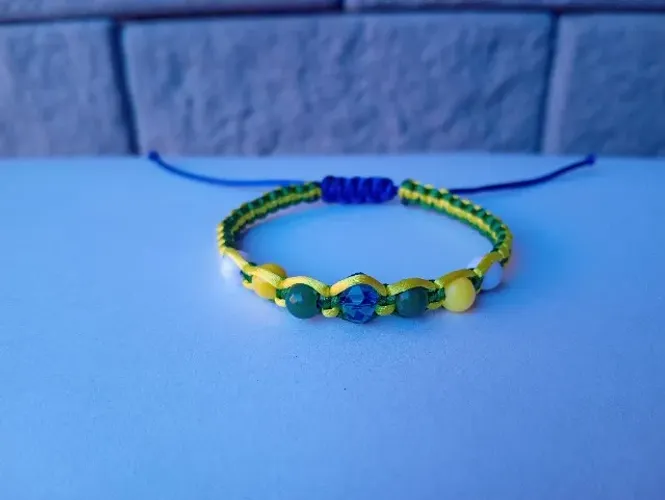 Pulseira Artesanal em Macramê Ajustável - Cores do Brasil