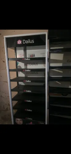 Expositor Vertical de Chão para Cosméticos e Esmaltes