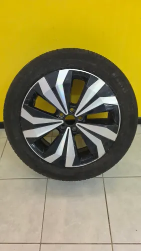 Vendo Roda e Pneu Original TCross