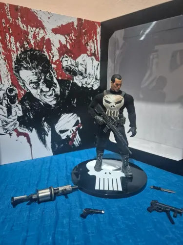 Mezco Punisher