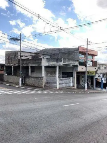 Salão em construção à venda por R$ 350.000 em terreno de 360m² - região central de Votoran