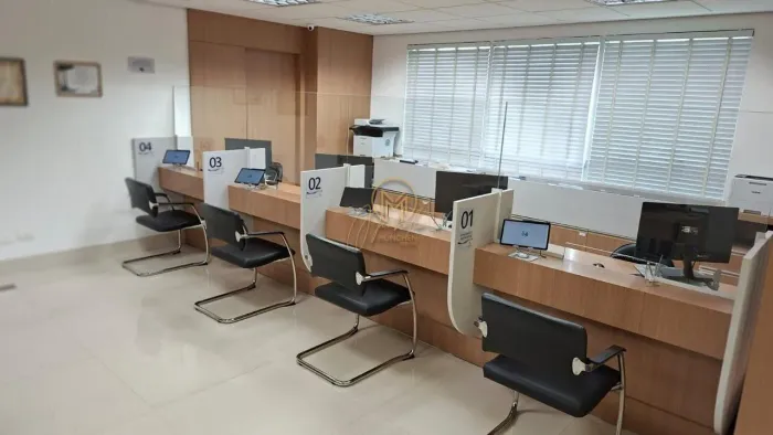 Conjunto de 2 Salas Comerciais à Venda no Champagnat em Curitiba, com 80 m² e 2 Vagas