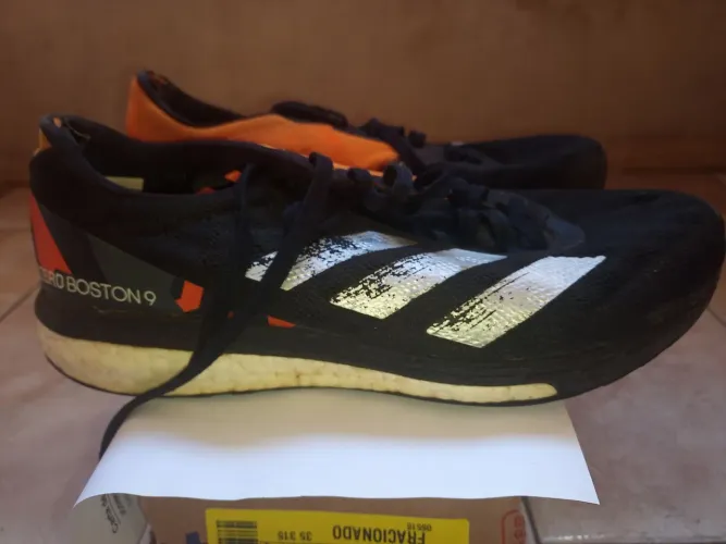Tênis Adidas adizero boston 9
