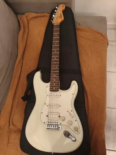 Guitarra Fender Squier stratocsster