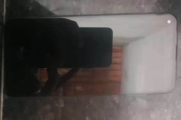 Celular pra vender em perfeito estado valor mínimo 350 pra vender logo !!