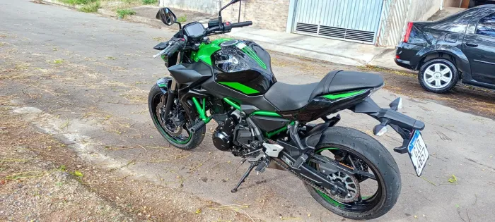 Kawasaki z650 abs 2022 kilometragem baixa.