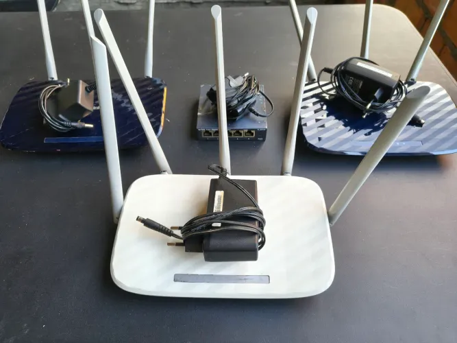 Roteadores TP-Link (3) + Brinde Switch 4 Portas (Tudo Funcionando!)