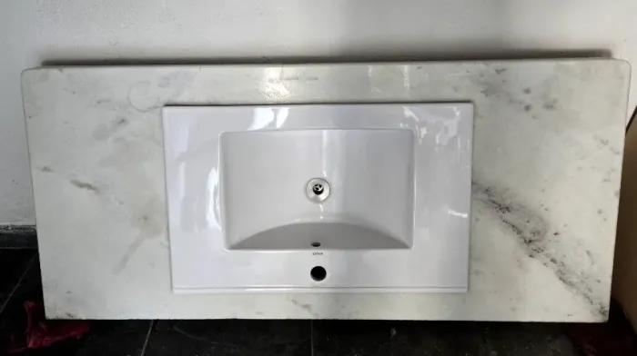 137x 63 Pia de banheiro com bancada