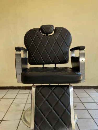 Cadeira para salão e barbearia luxo