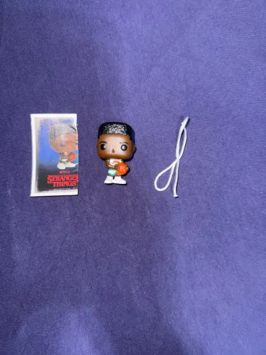 Kinder joy stranger things Lucas ( completo )