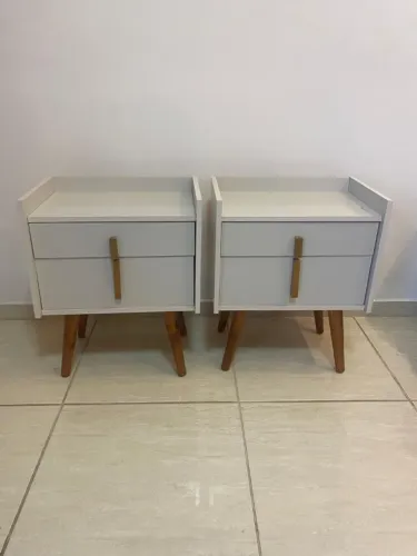 Mesa de cabeceira