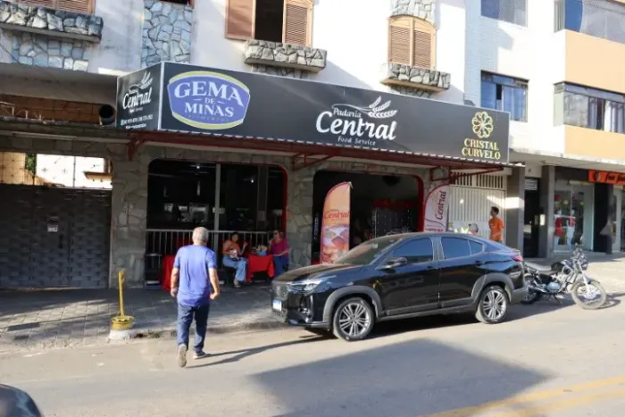 Vende-se Padaria Completa e Funcionando - Excelente Ponto em Curvelo - 250m²