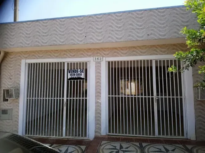 VENDO CASA EM AREINHA VIANA