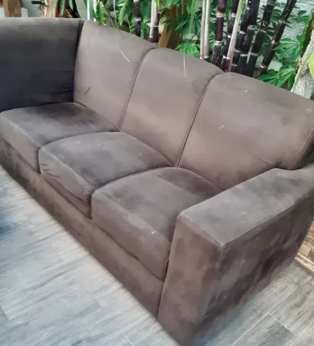 Sofá em bom estado de conservação