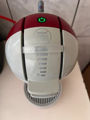 Cafeteira Dolce Gusto Arno em ótimo estado