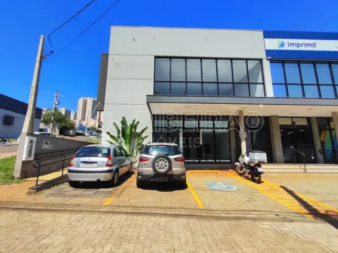 Salão Comercial para locação com 298m² de construção próximo ao Parque Raya