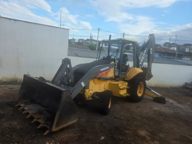 Retroescavadeira Volvo bl60 2010 