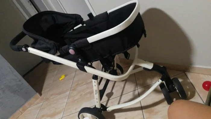 Vende-se carrinho de bebê mobi