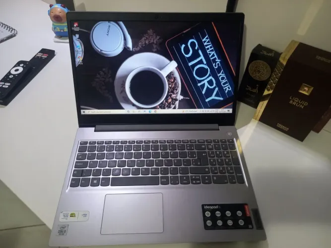 Notebook Lenovo (MUITO CONSERVADO E RÁPIDO)<br>(MUITO RÁPIDO E CONSERVADO)<br>