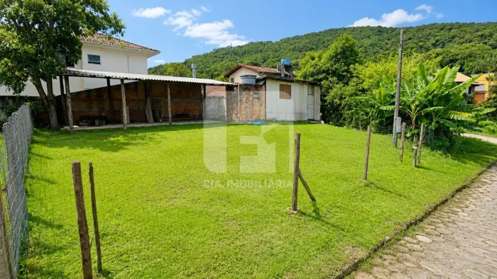 Terreno à venda na Lagoa da Conceição