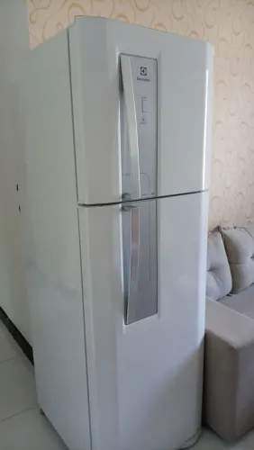 Geladeira Eletrolux 382L