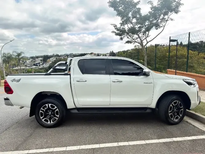 Toyota Hilux CD SRX 4X4 2.8 TDI 16V Diesel Aut. 2022