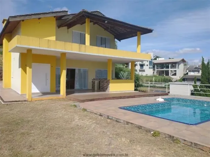 Casa em Condomínio na Serra da Estrela - Atibaia-SP 3 Quartos, 3 Suítes, 3 Salas, 5 Banhei