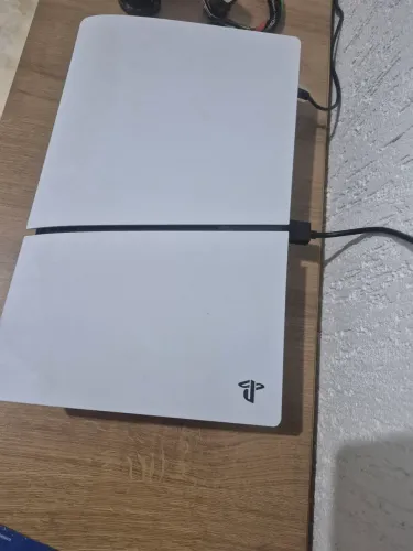 PlayStation 5 slim SSD 825 + controle