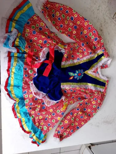 Vendo vestidos de festa junina