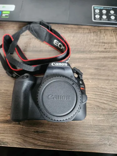 Canon EOS Rebel SL2 + Lente 18-55mm STM | Wi-Fi e Tela Articulada