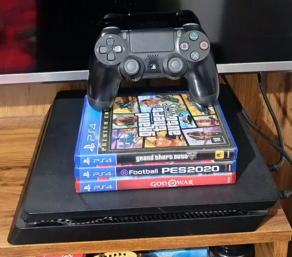 PS4 Slim 1TB Onyx Black - Completo na Caixa + 3 Jogos (Excelente Estado!)