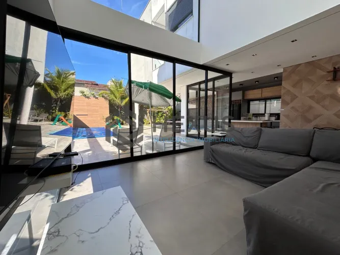 Casa de alto padrão com 4 suítes e piscina área gourmet no Jardim Pernambuco, Guarujá