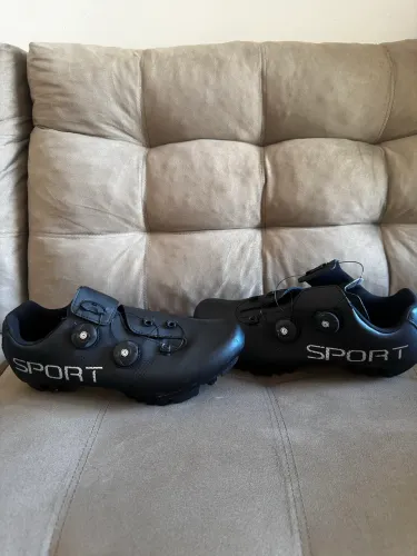 VENDO SAPATILHA NOVA P/ MTB TAM 44