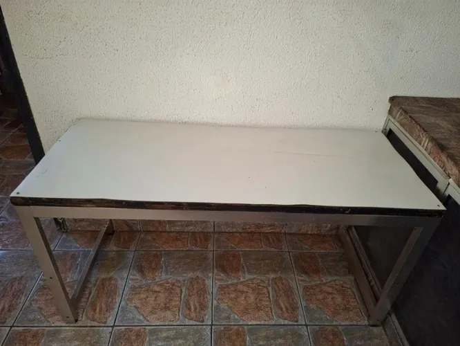 Mesa / Bancada pés em alumínio (BAURU)  NÃO ENTREGO 