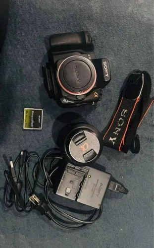 Câmera DSLR Sony Alpha DSLR-A300 + Lente + Carregador + Cartão | Ótimo Estado
