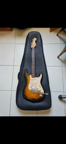 Guitarra Squier Stratocaster by Fender