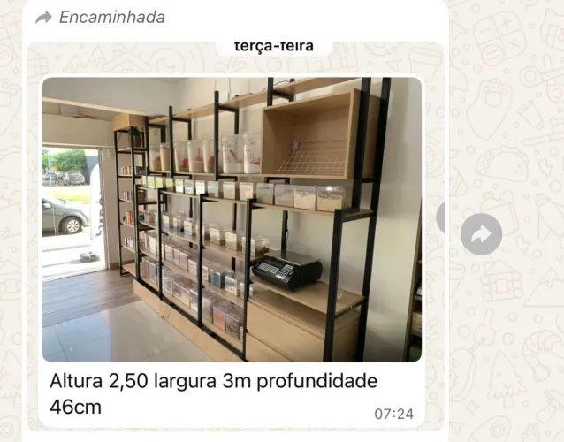 Estante Expositor em MDF e Metalon
