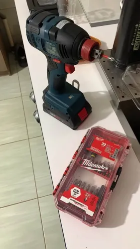 have de impacto Bosch a Bateria 18V ¼ bits - ½ pol