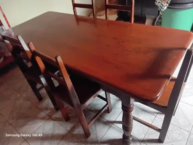 MESA DE ANGELIN 6 LUGARES