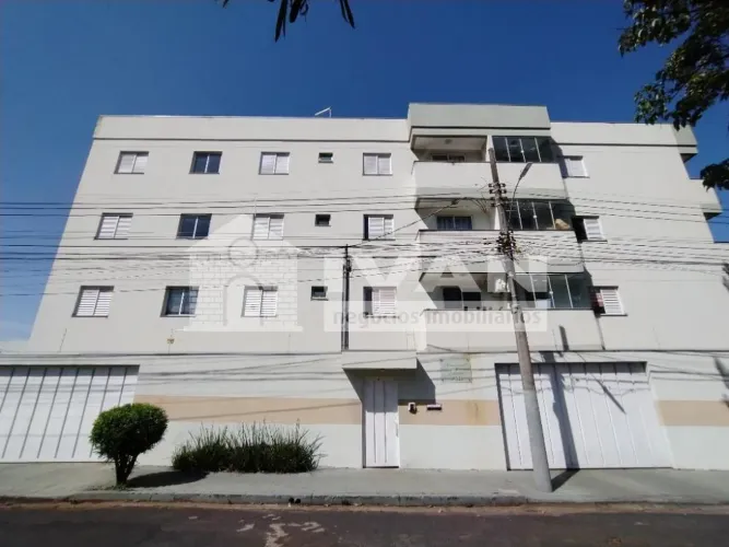 Apartamento para locação e venda no bairro Umuarama.